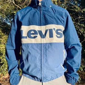 Retro Levi’s Nylon Windbreaker Bi-Tone Blue w. Zip Hood Compartment